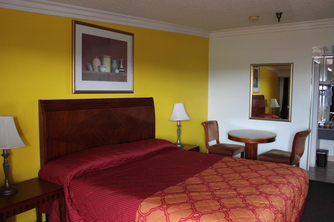 Starlite Motel Bellflower Bagian luar foto