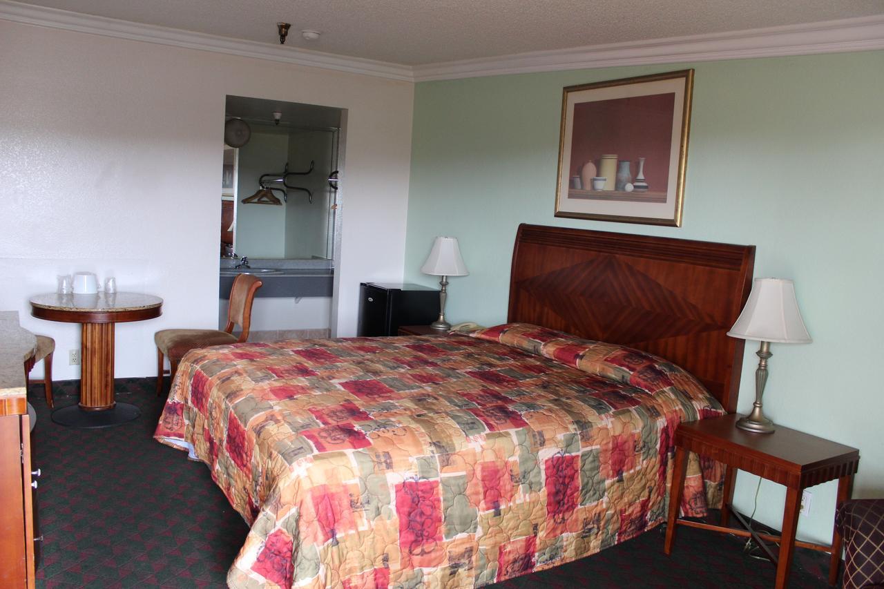 Starlite Motel Bellflower Bagian luar foto