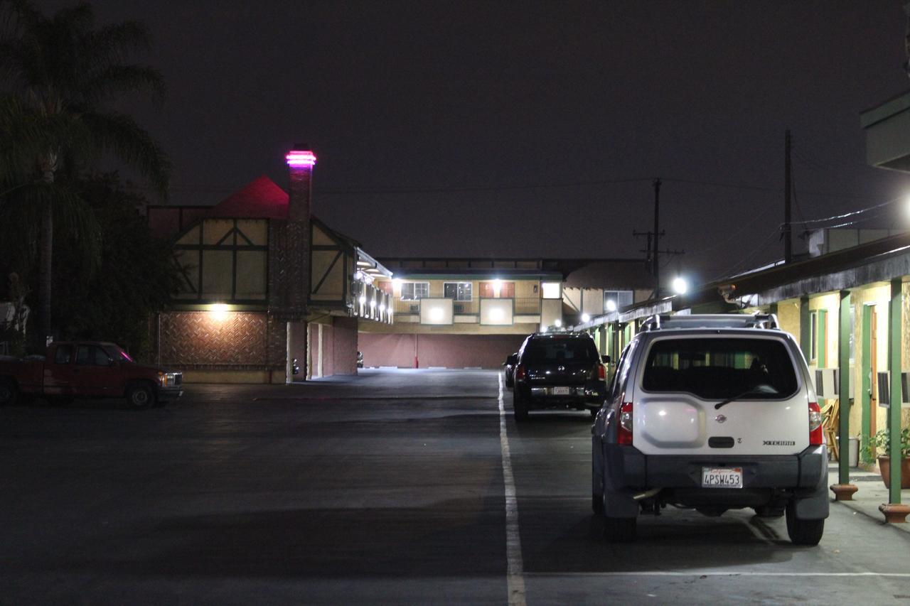 Starlite Motel Bellflower Bagian luar foto