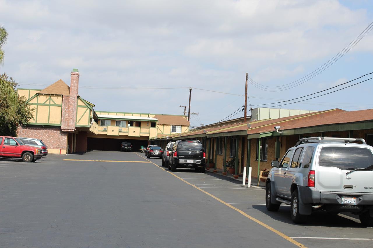 Starlite Motel Bellflower Bagian luar foto