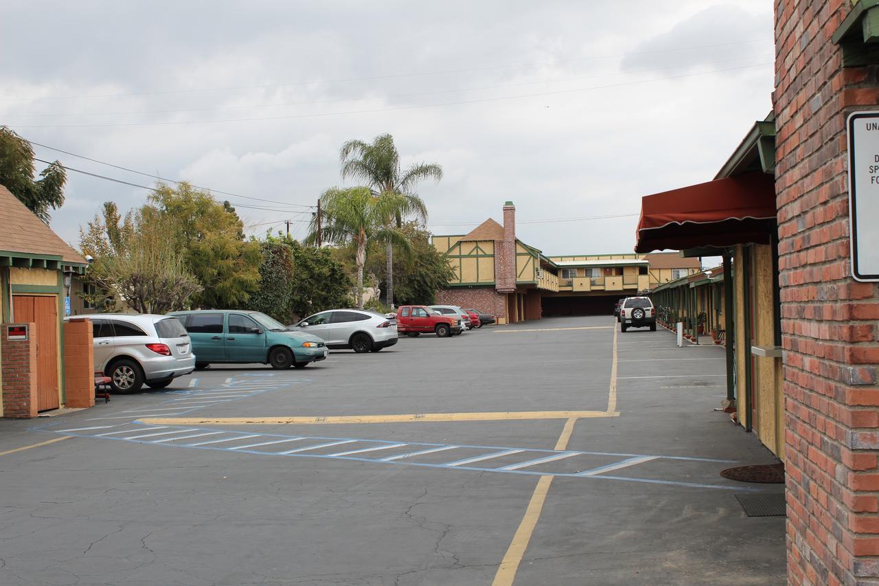 Starlite Motel Bellflower Bagian luar foto