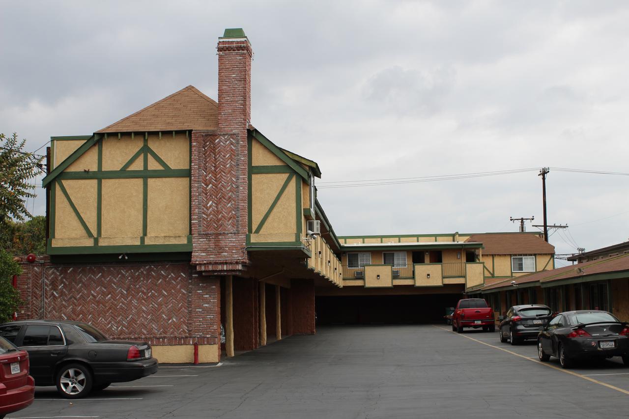 Starlite Motel Bellflower Bagian luar foto