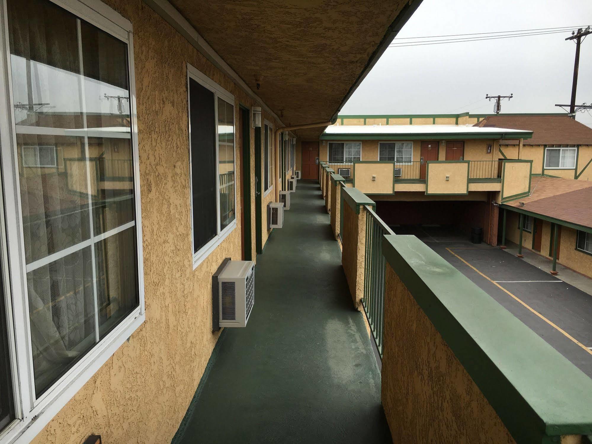 Starlite Motel Bellflower Bagian luar foto